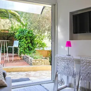 Appartement Lumineux Avec Terrasse Et Jardin, Villefranche-sur-Mer